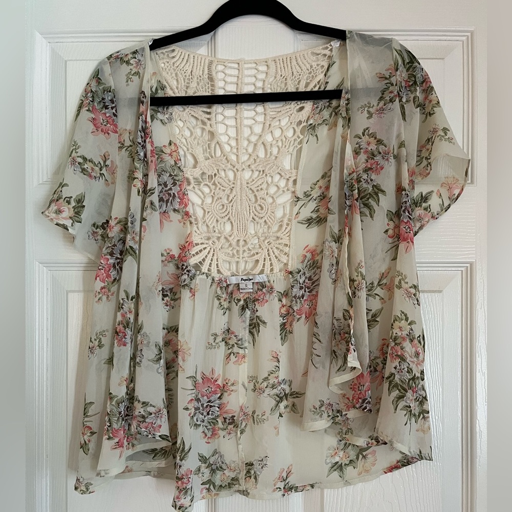 Small sheer short sleeve short kimono